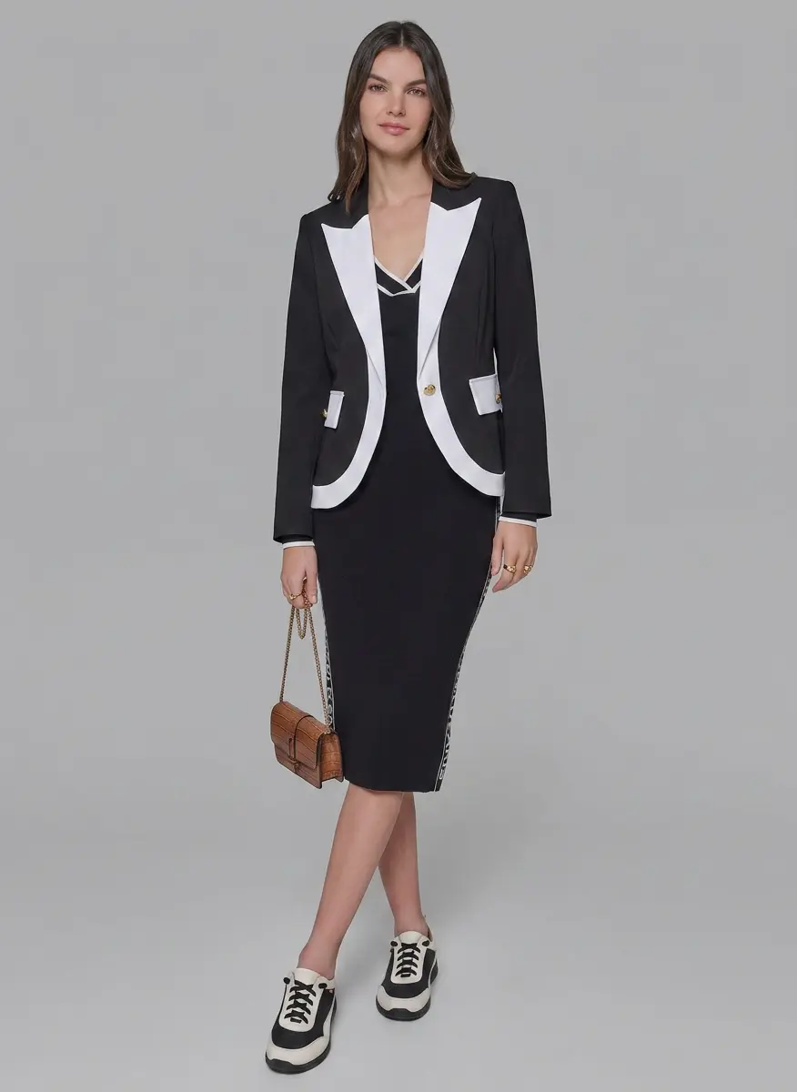 Casual Chic Contrast