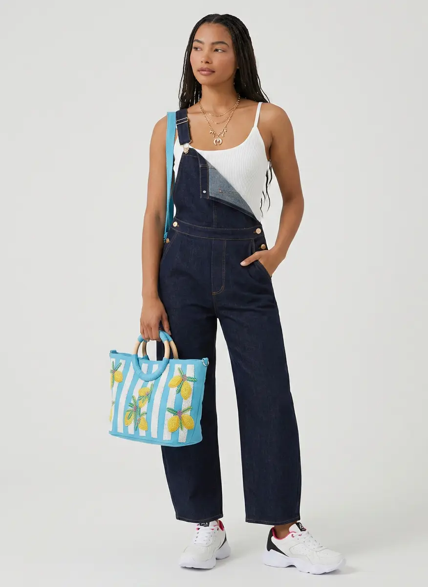 Coastal Chic Traveler