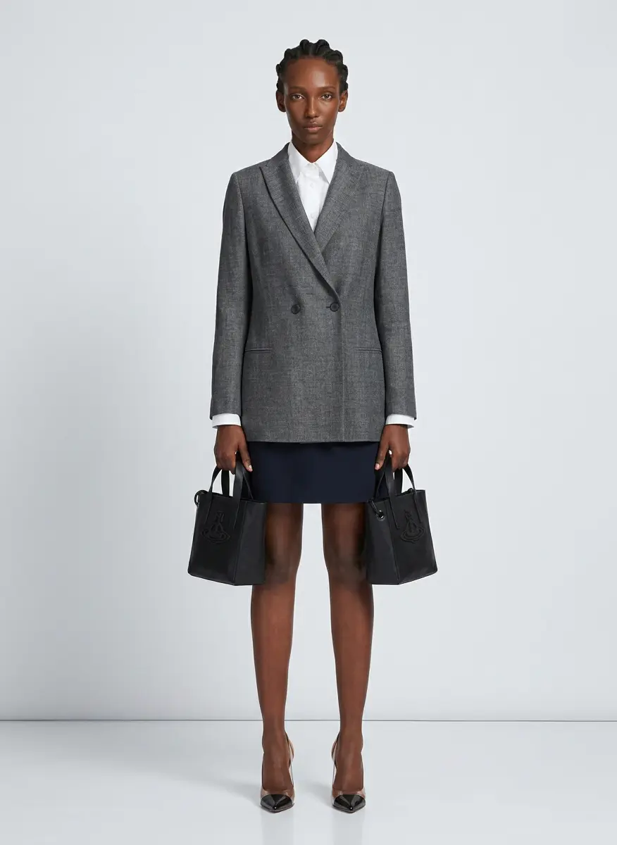 Minimalist Sophisticate