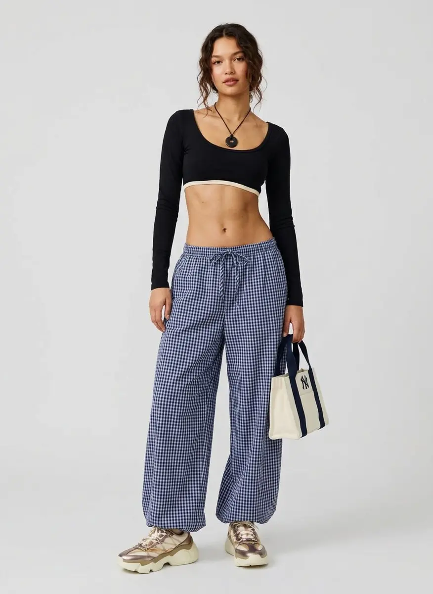 Monochrome Sporty Edge