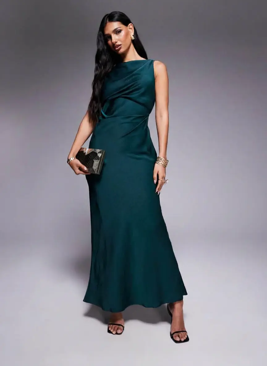 High-Contrast Glamour
