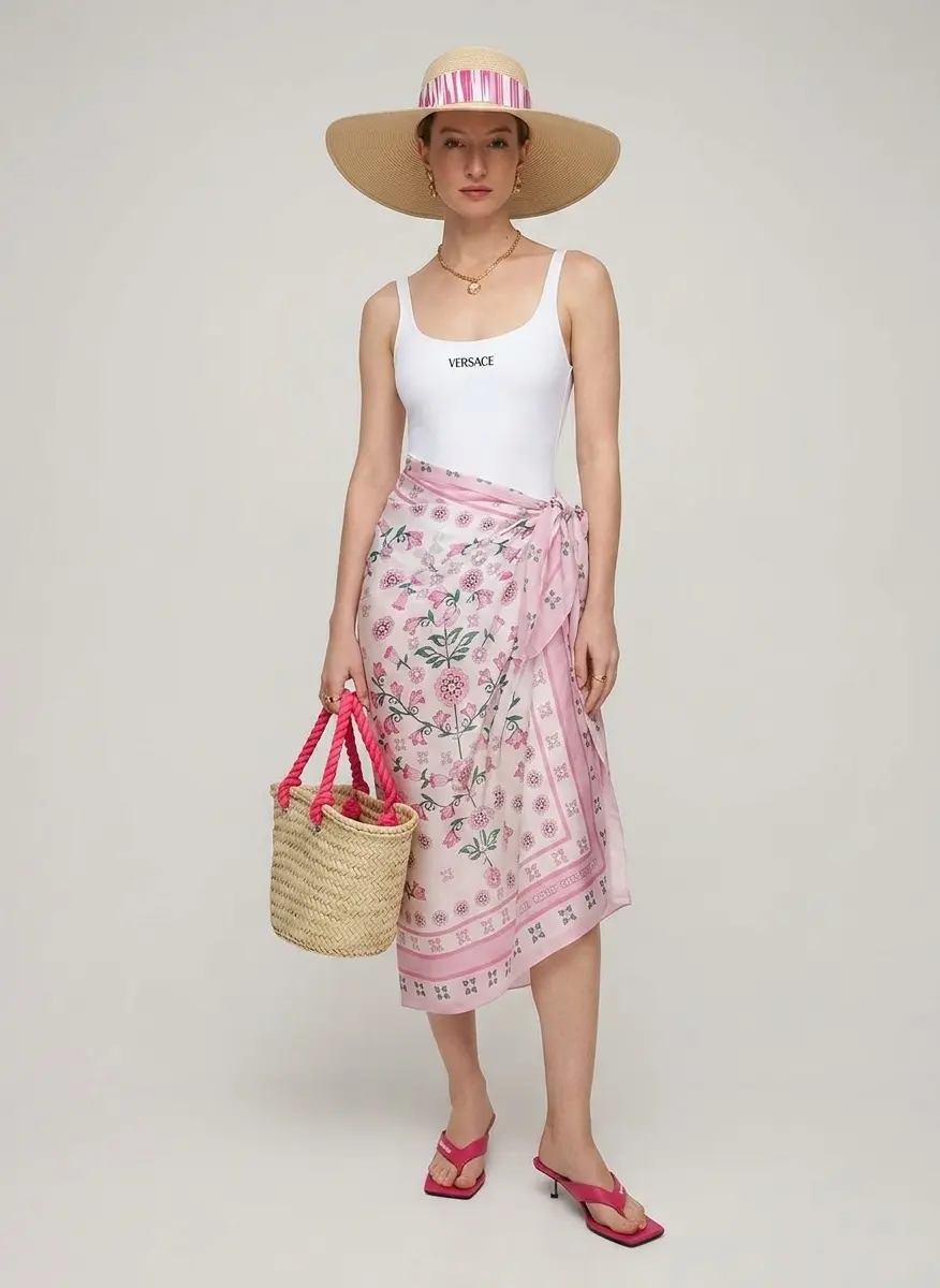 Luxe Poolside Sophisticate