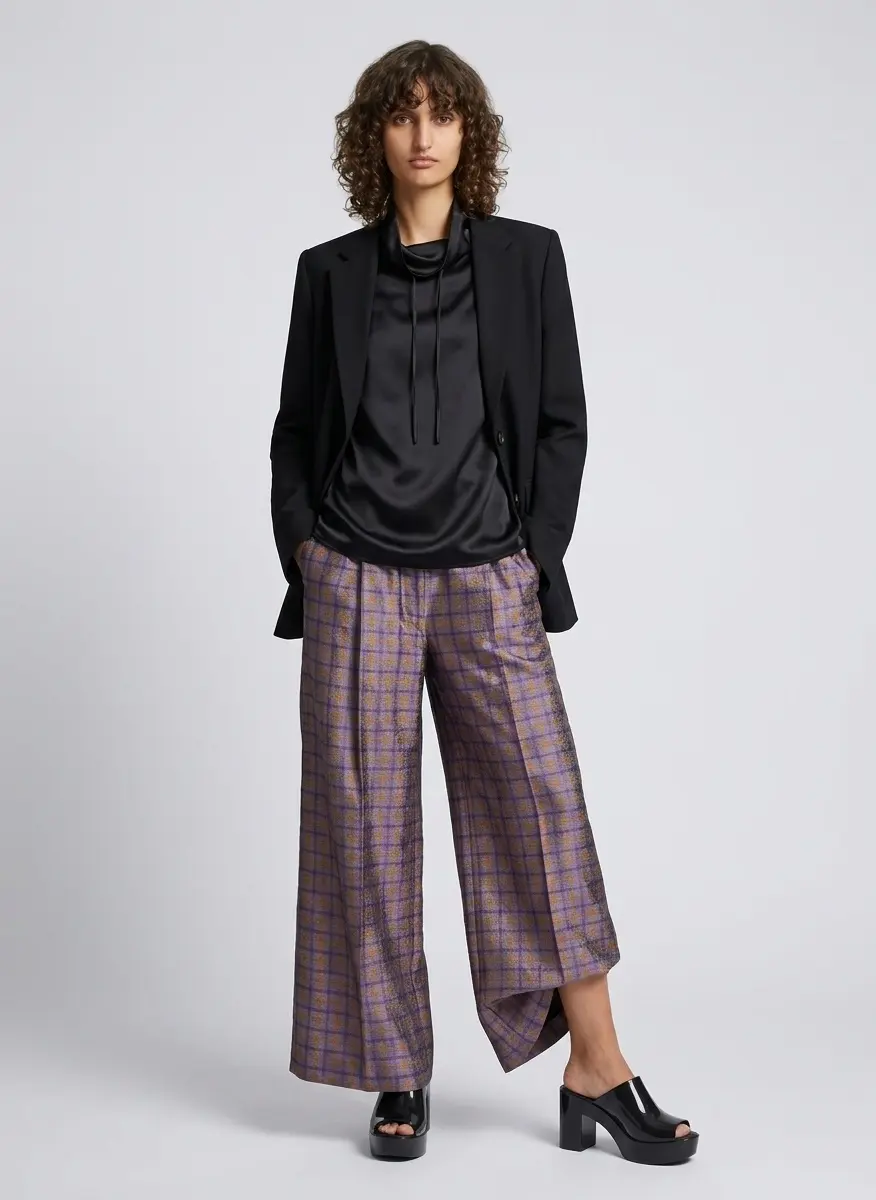 Contemporary Tailored Edge