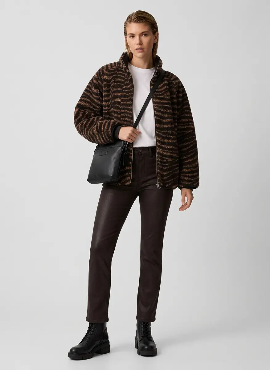 Sleek Casual Comfort