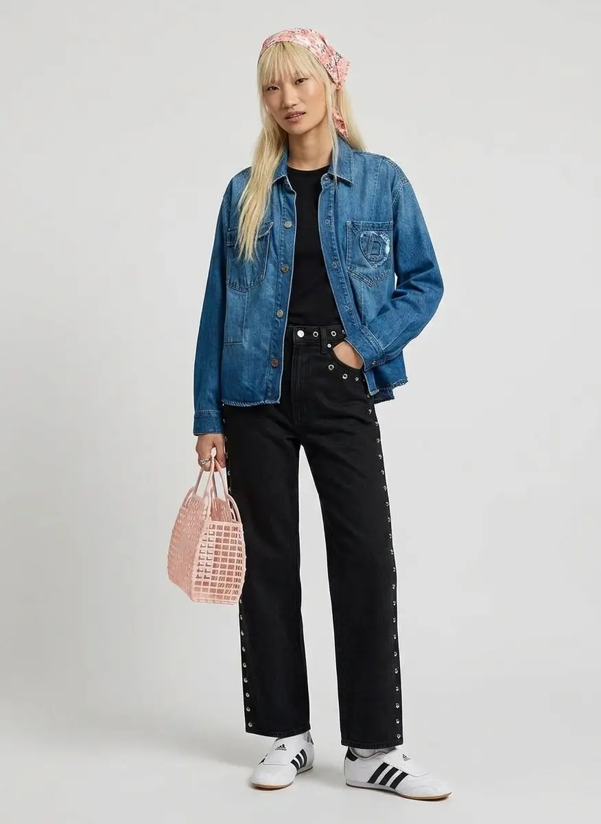 Chic Monochrome Edge