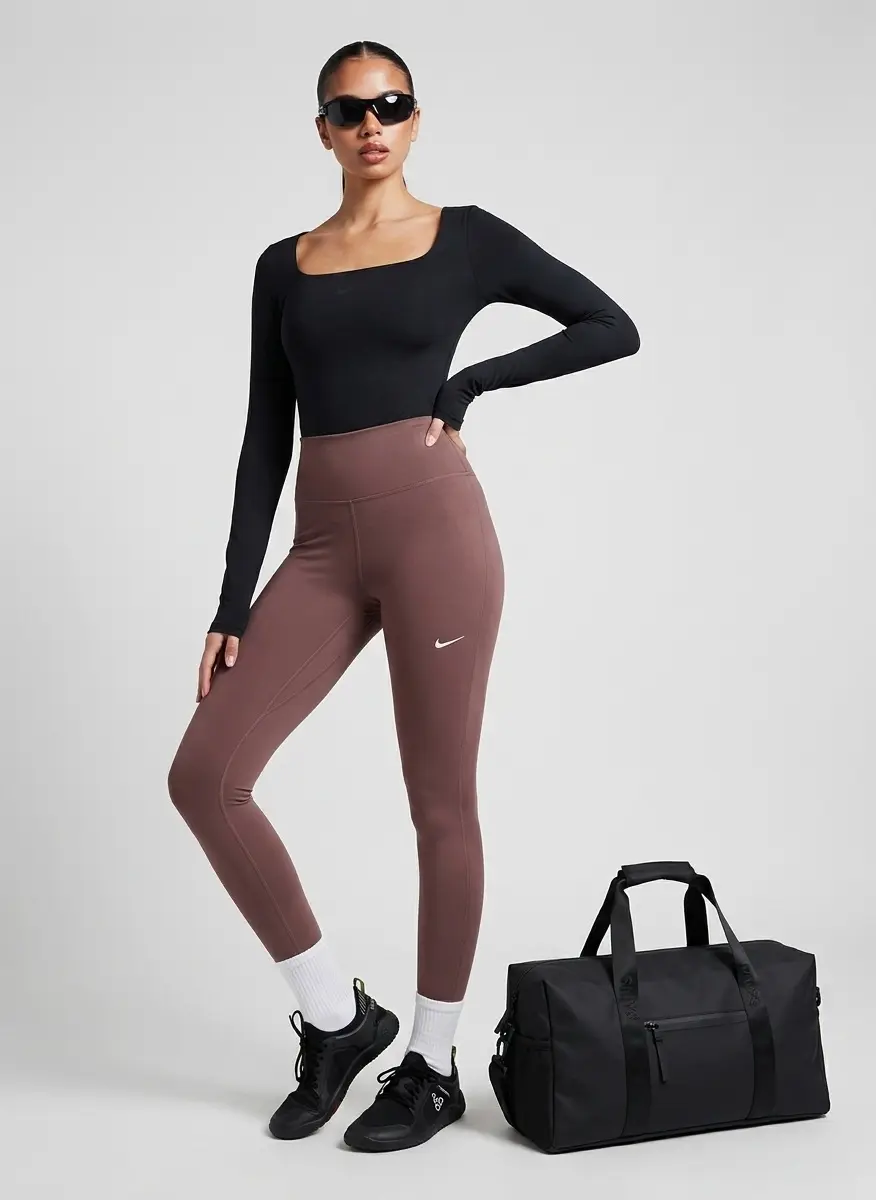Studio & Strength Contrast