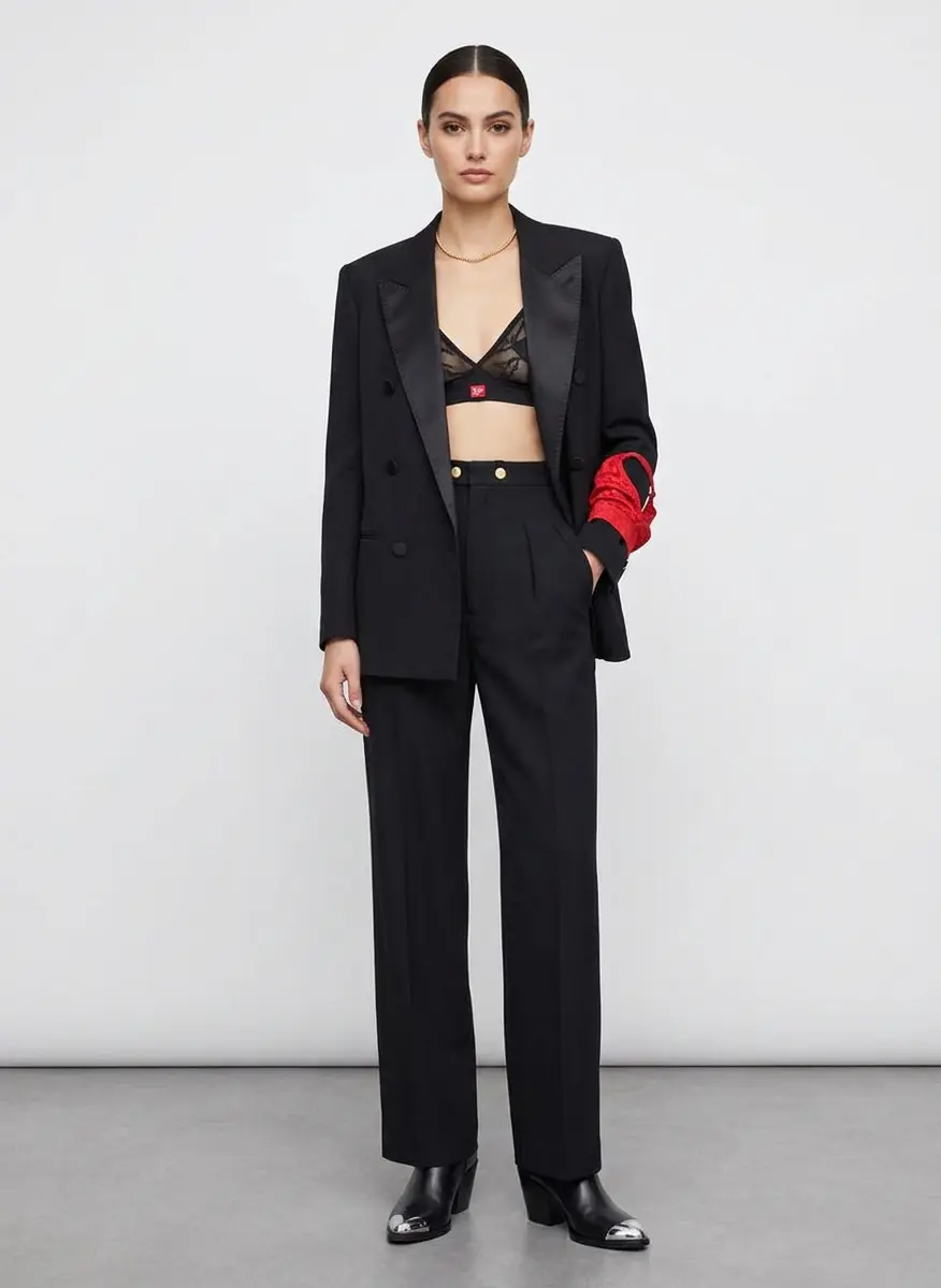Avant-Garde Runway Noir
