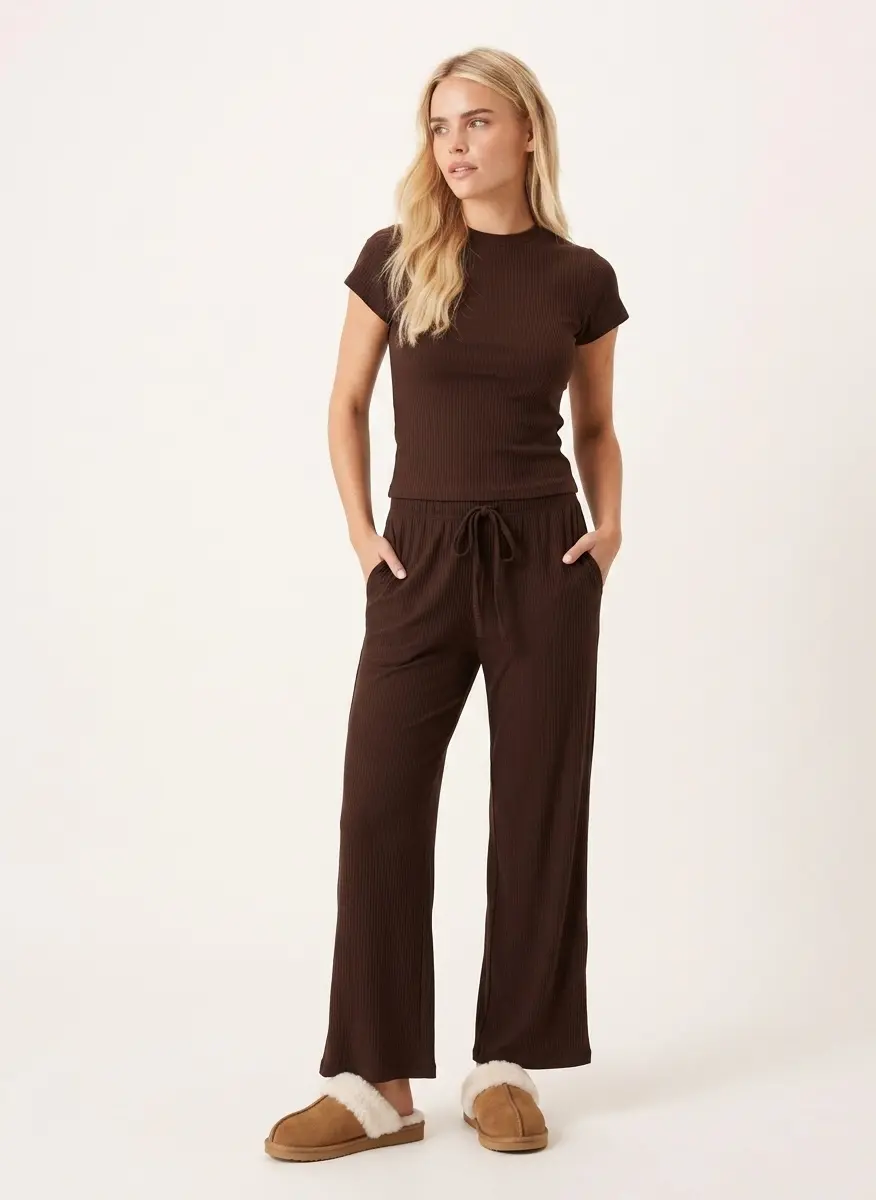 Monochrome Ribbed Lounge