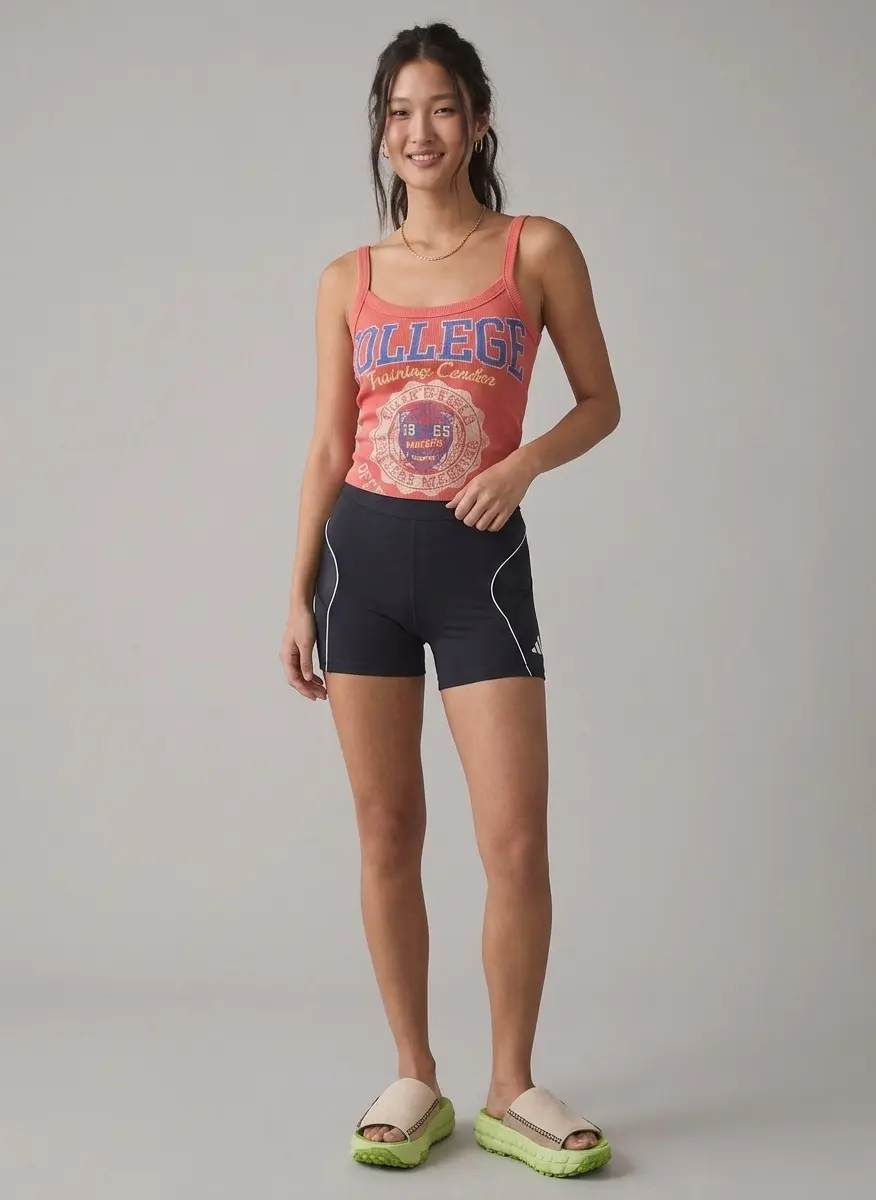Sporty Summer Minimalist