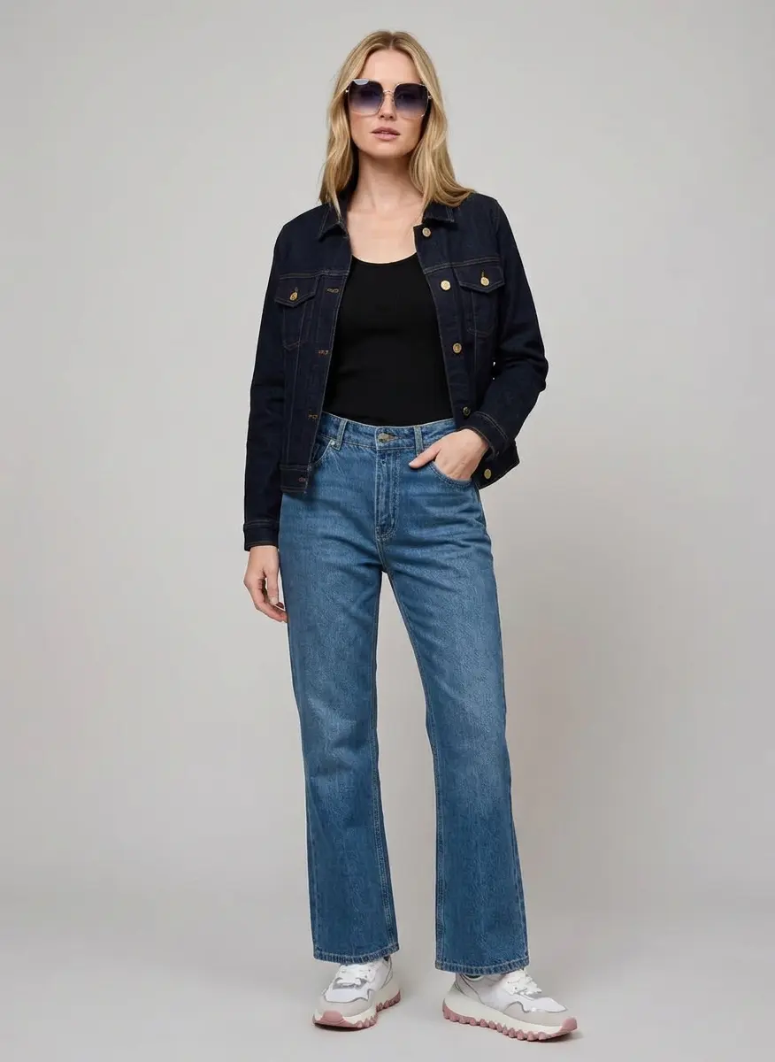 Chic Urban Minimalist