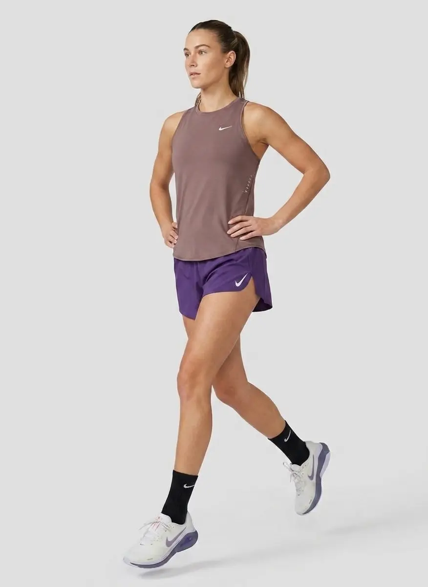 Monochrome Grape Sprint