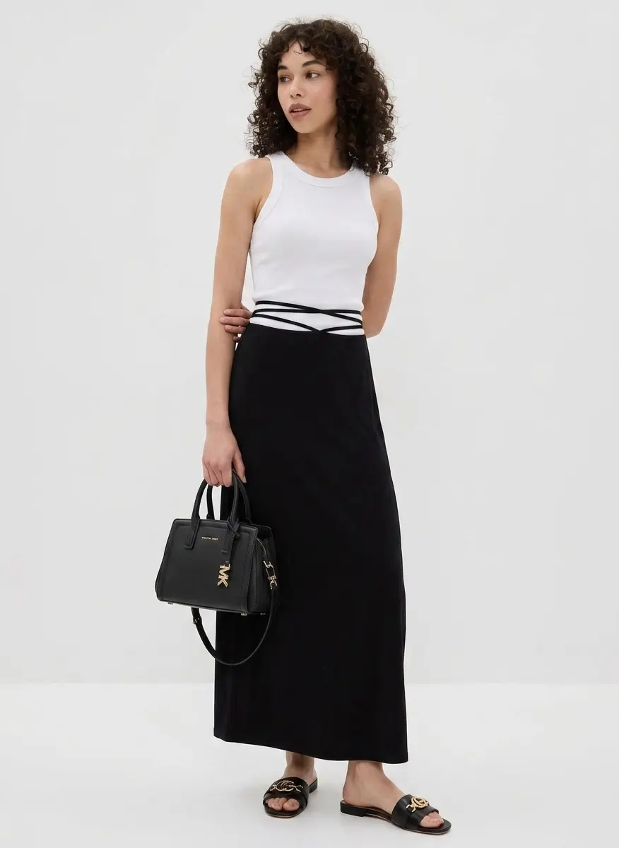 Minimalist Chic Daywear