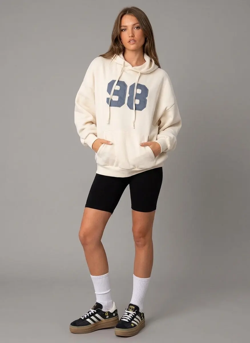 Sporty Lounge Chic