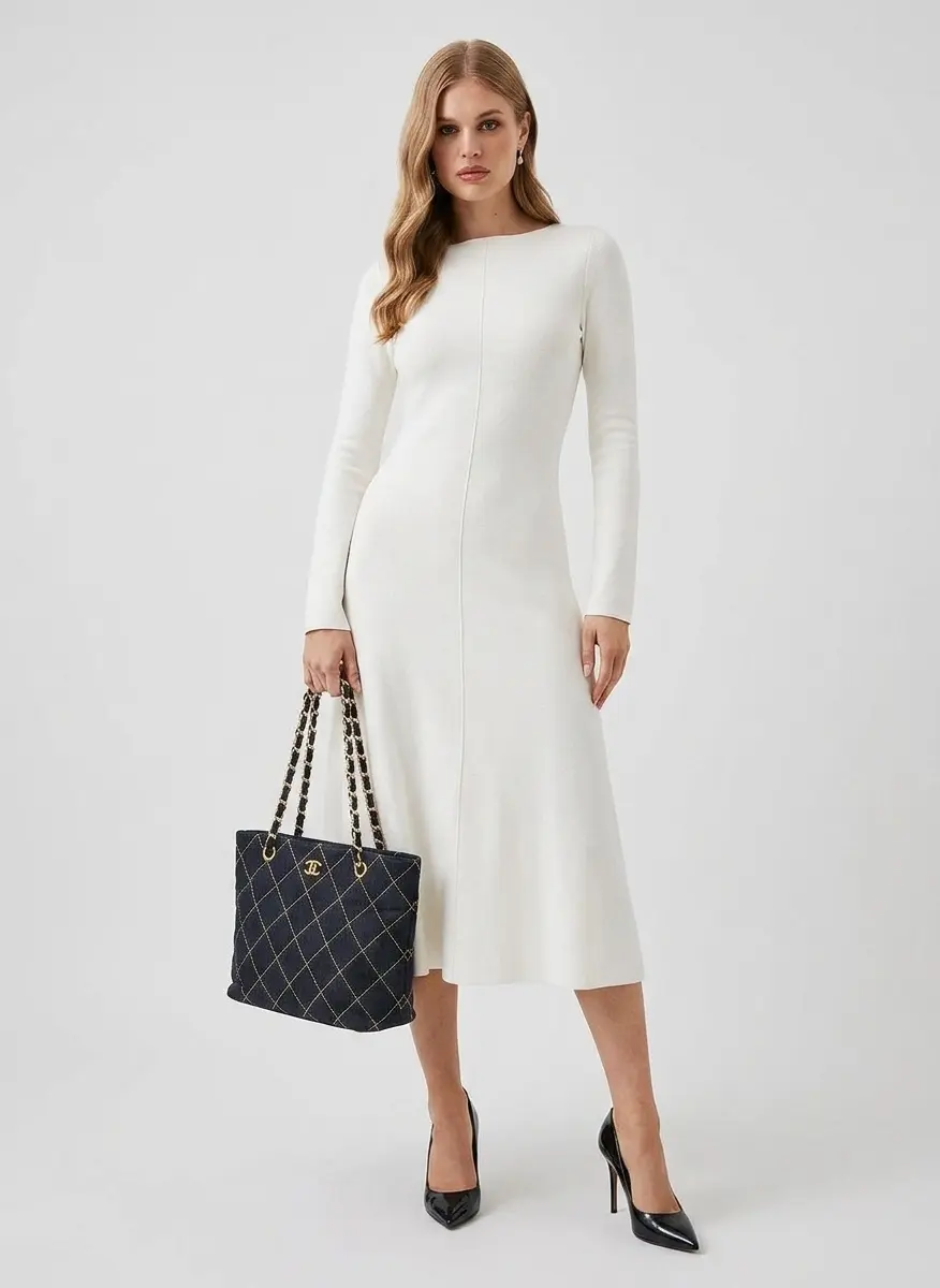 Monochrome Luxury Minimalist