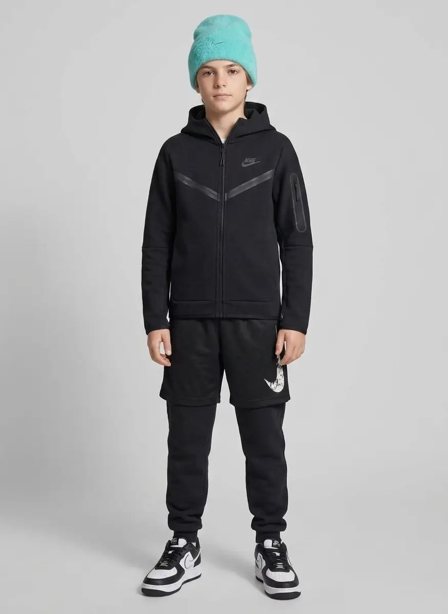 NIKE Big Kids' Nike Club Fleece Jogger Pants 7