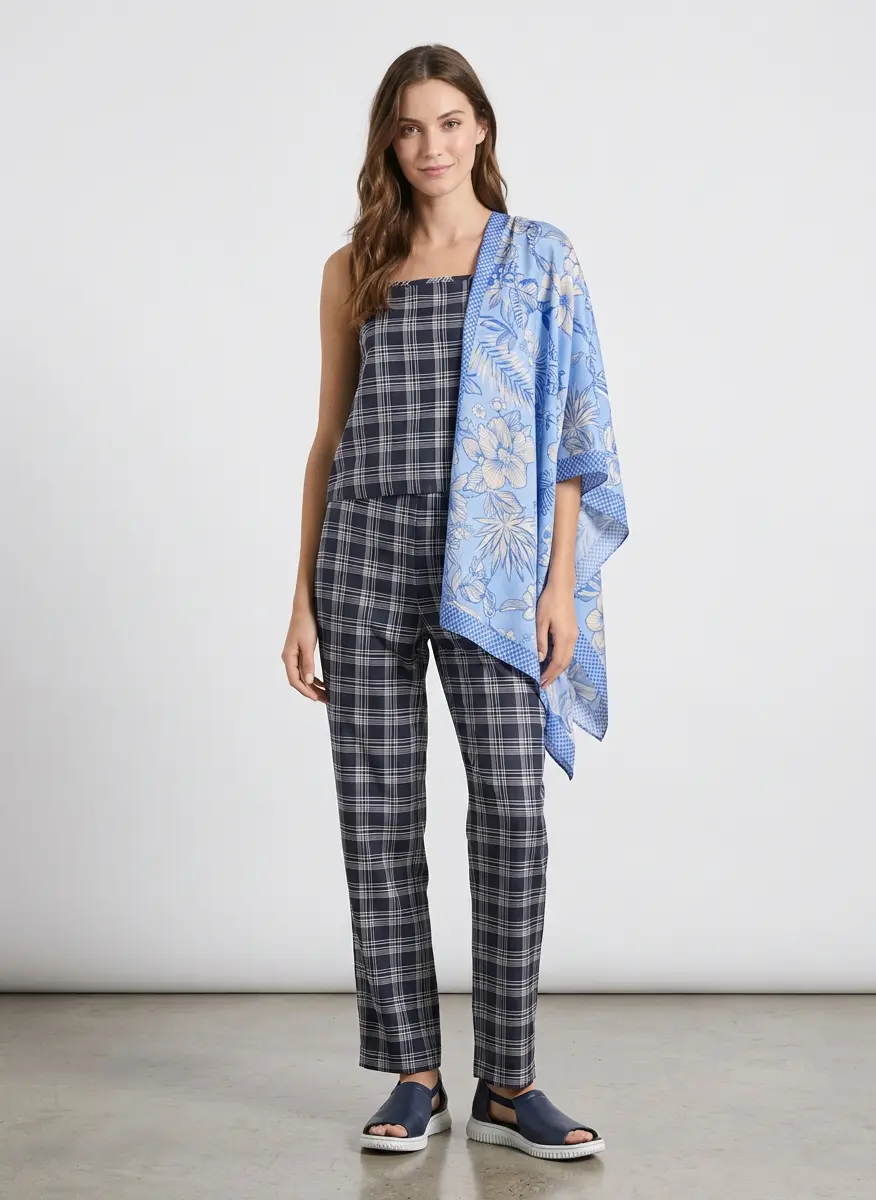 Relaxed Navy Monochrome