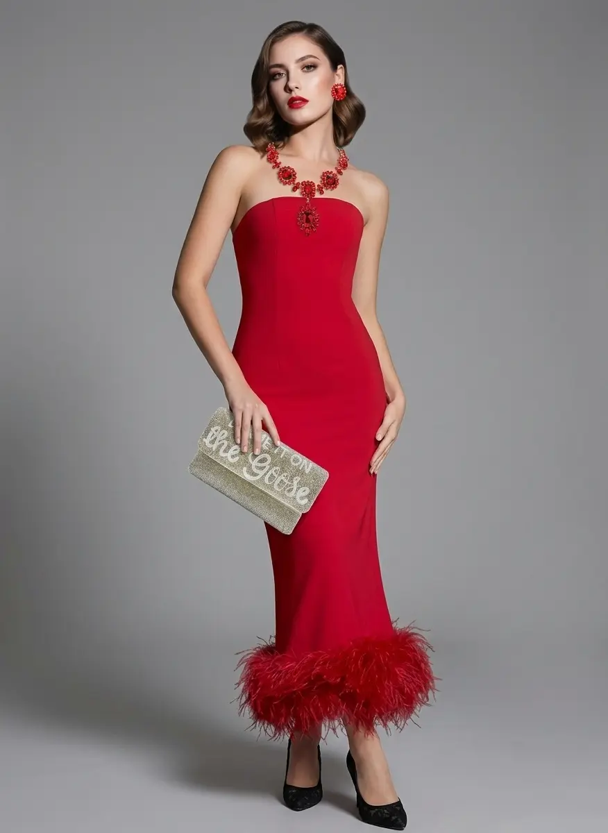 Sleek Red Tie Elegance