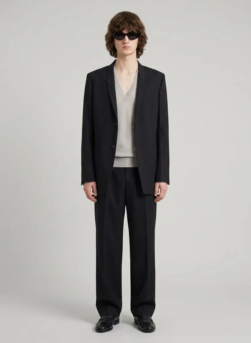 Avant-Garde Minimalist