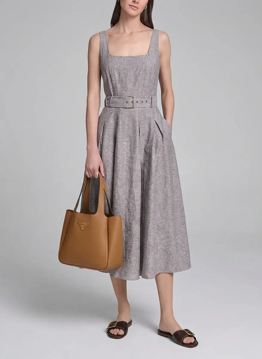 Refined Linen Minimalist