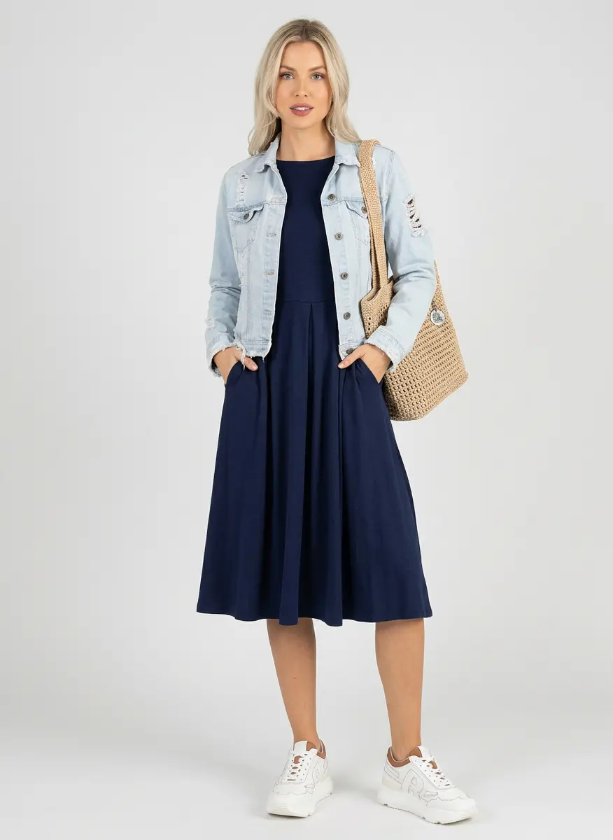 Effortless Chic Contrast