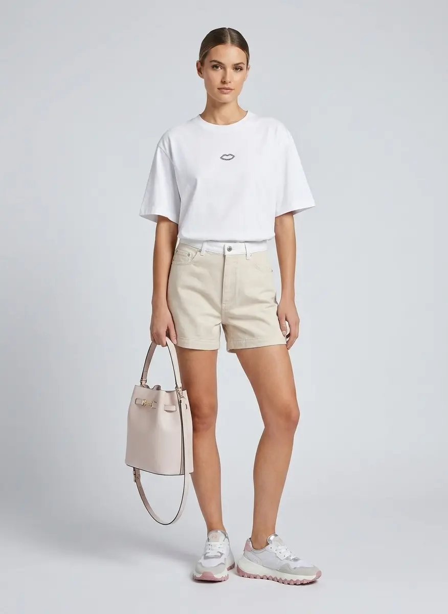 Monochromatic Chic
