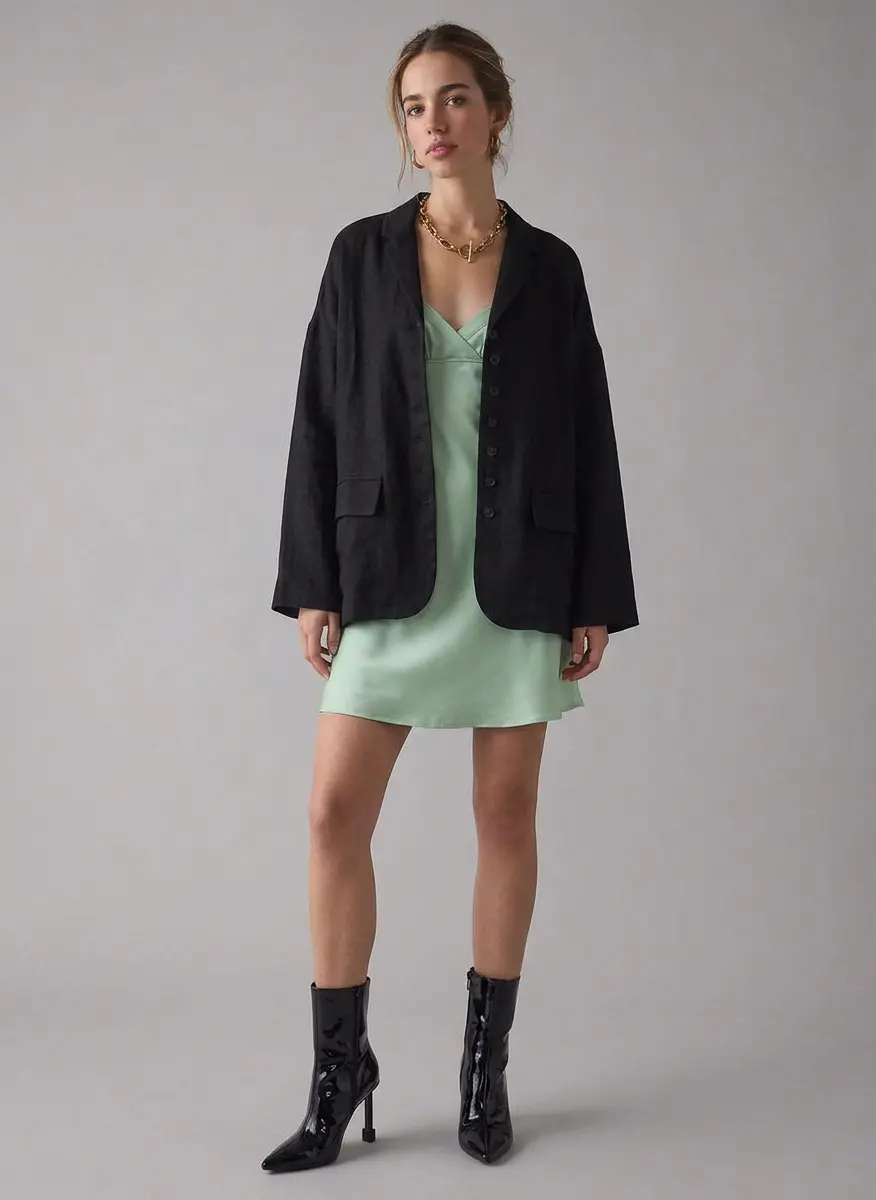 90s Minimalist Muse