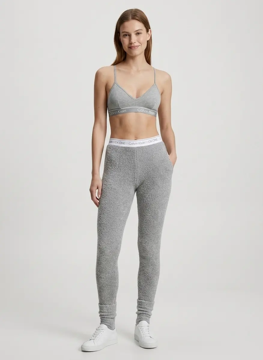 Calvin Klein Signature Lounge