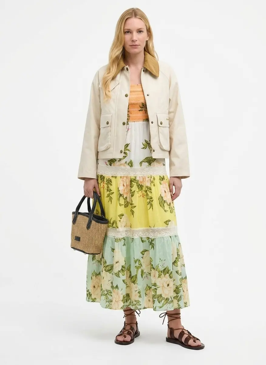 Feminine Floral Breeze