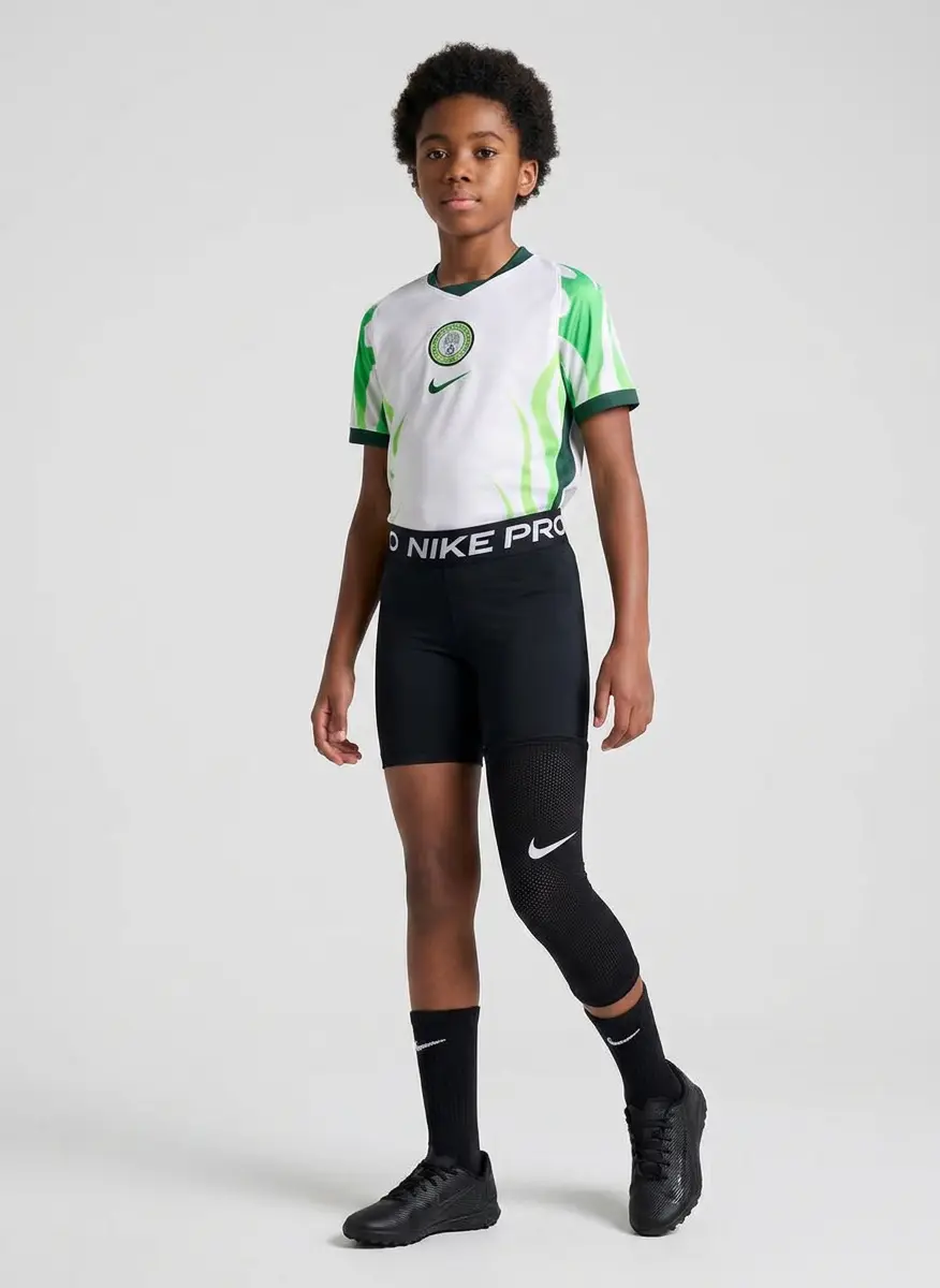 NIKE Nike Guard Lock Soccer Sleeve 2