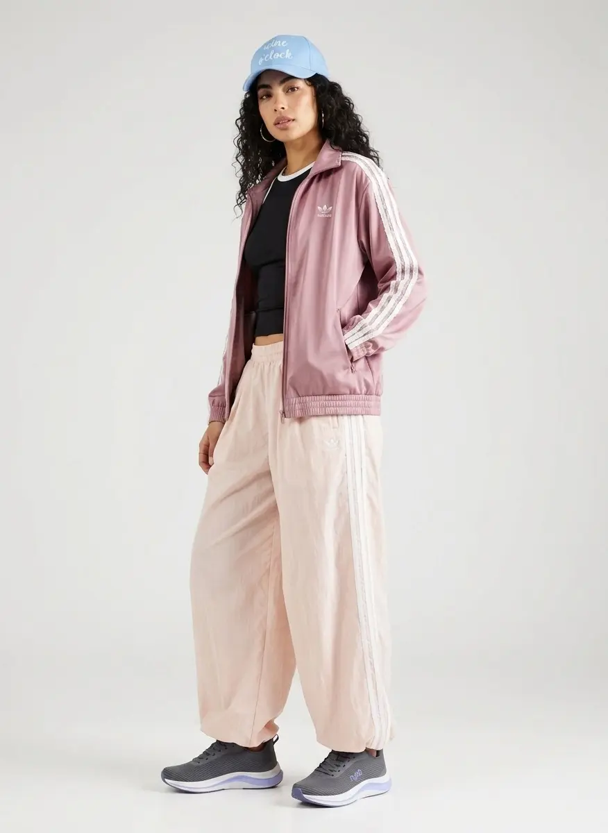 Casual Pastel Contrast