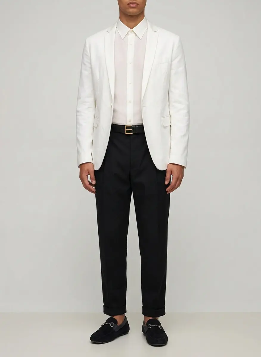Minimalist Monotone White