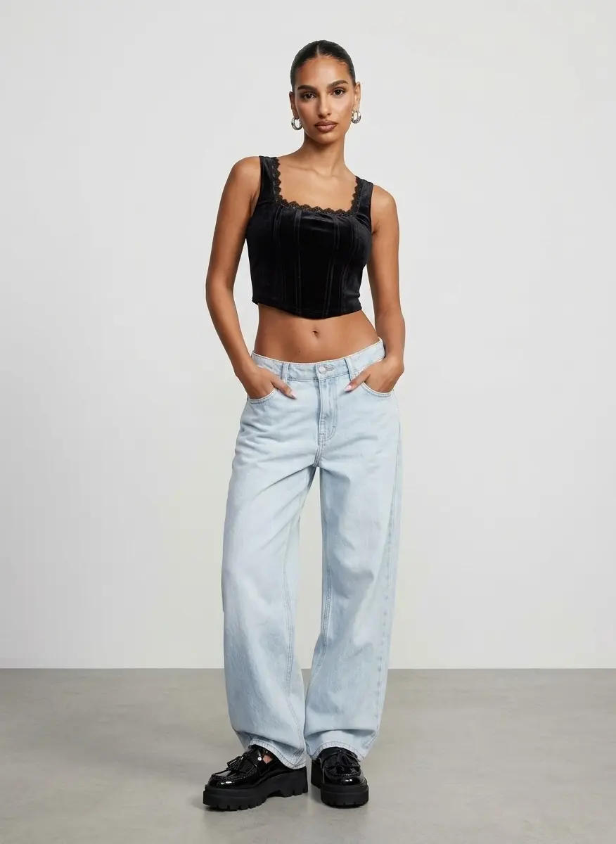 Chic Corset Contrast