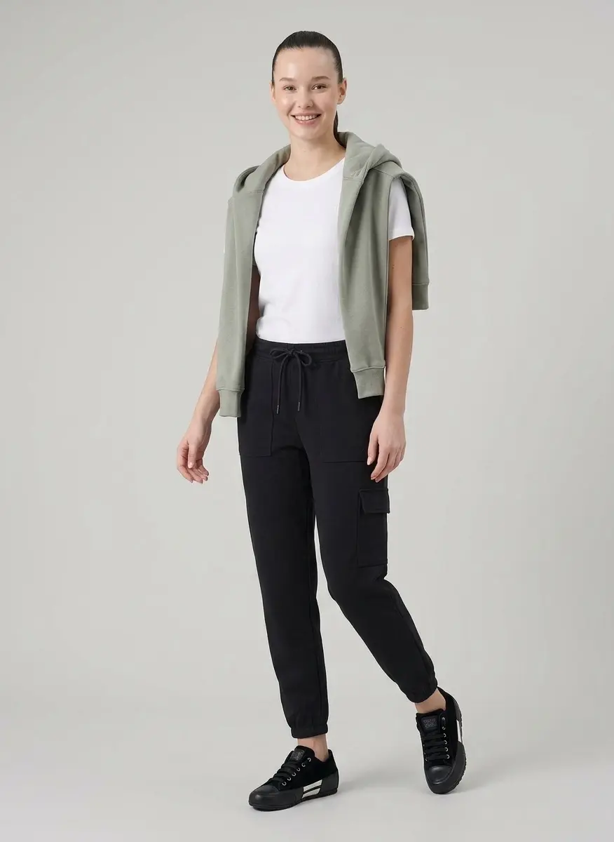 Casual Chic Contrast