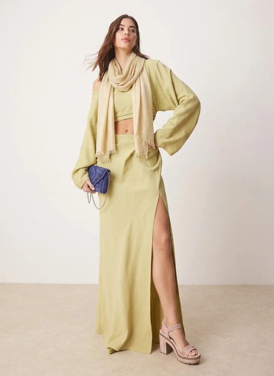 Chic Evening Contrast