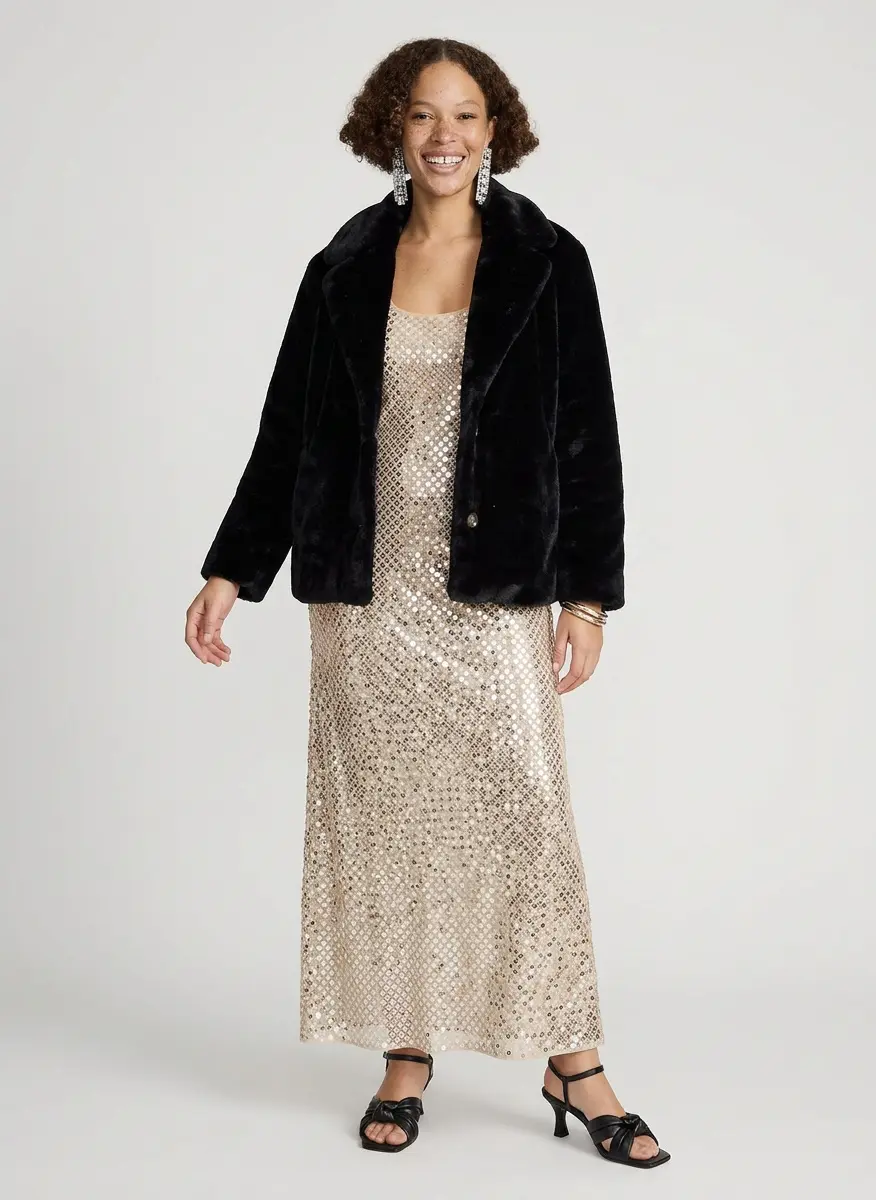 Chic Evening Contrast