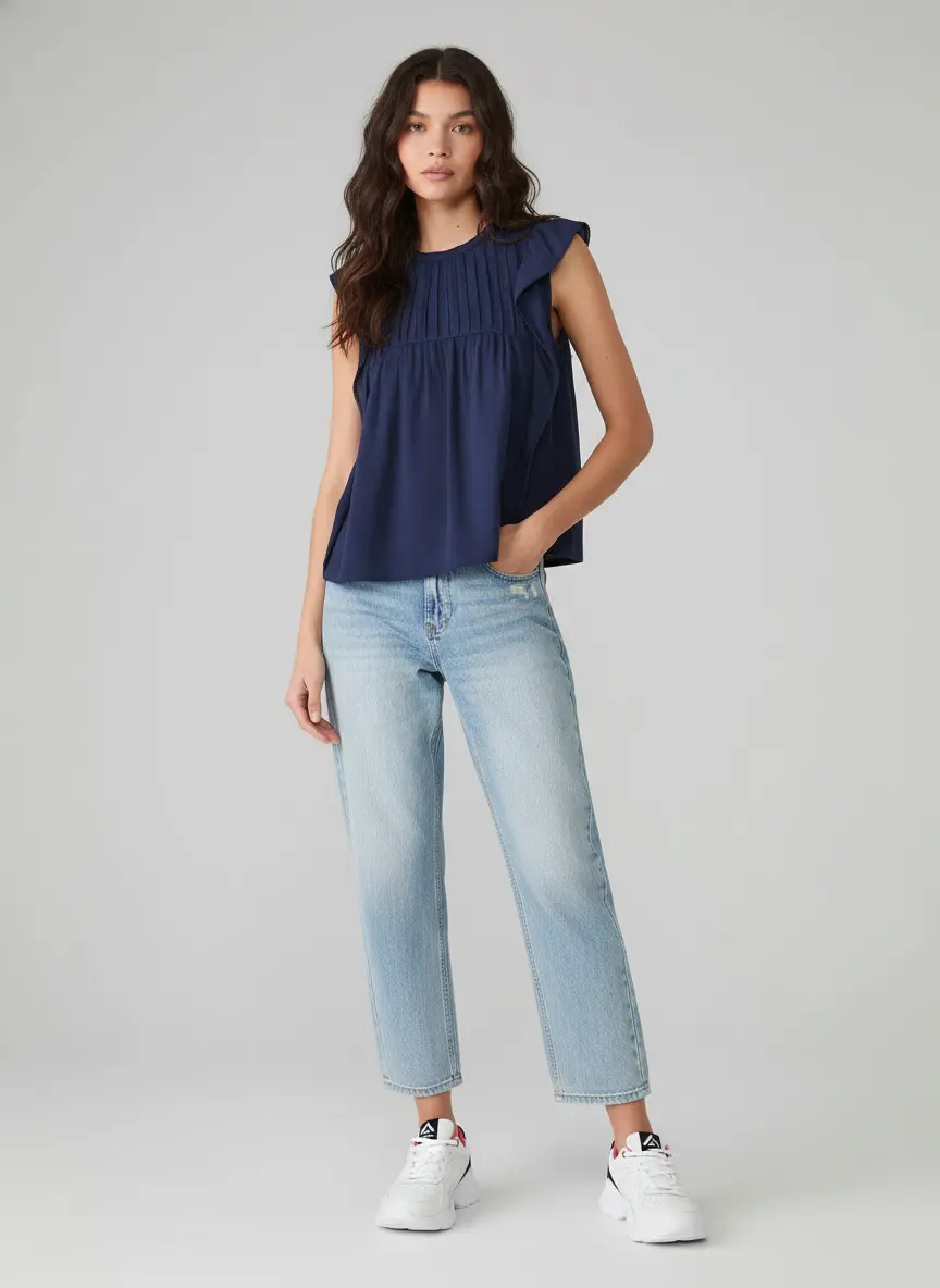 Casual Chic Explorer