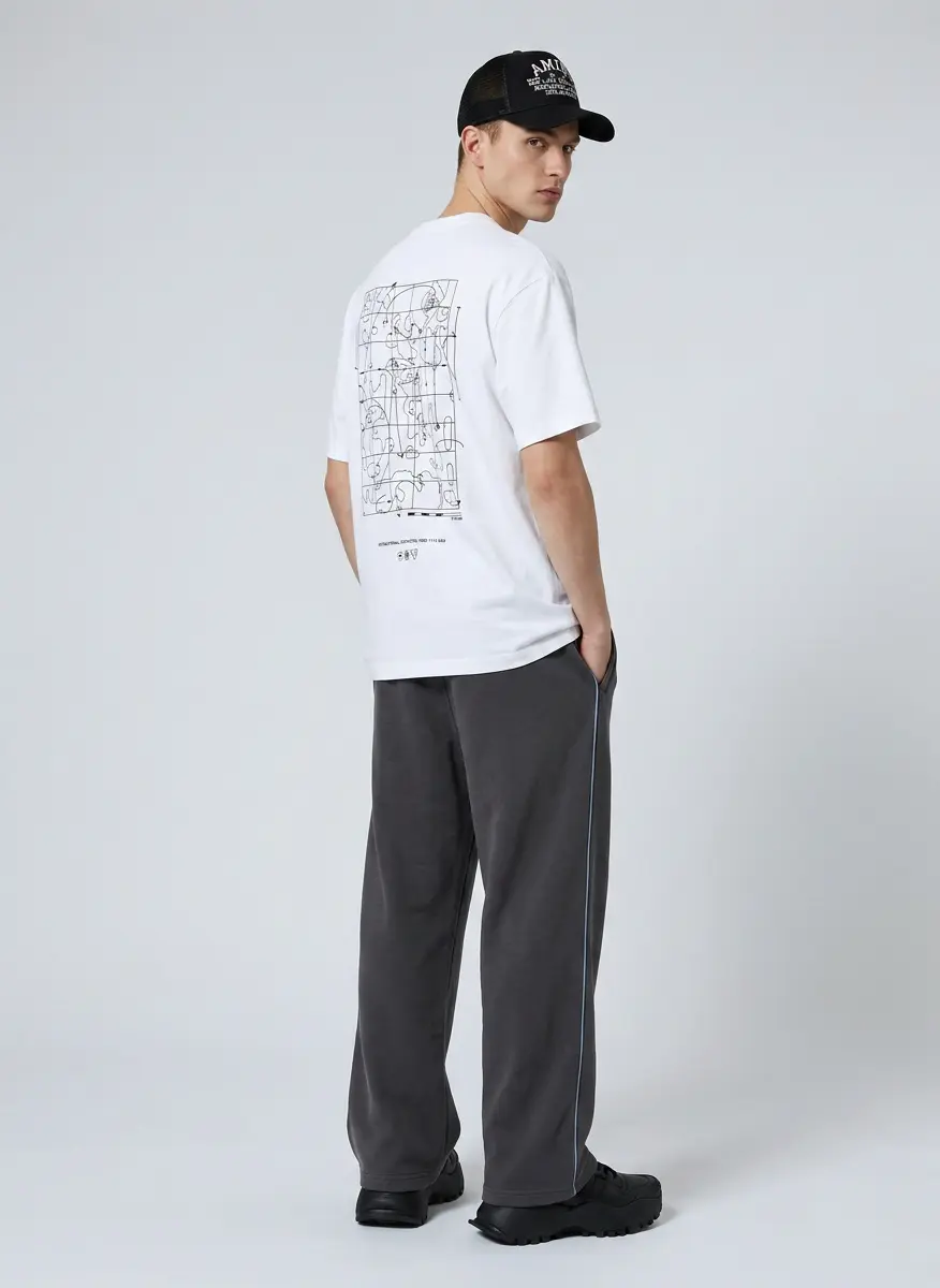 Urban Graphic Relaxed
