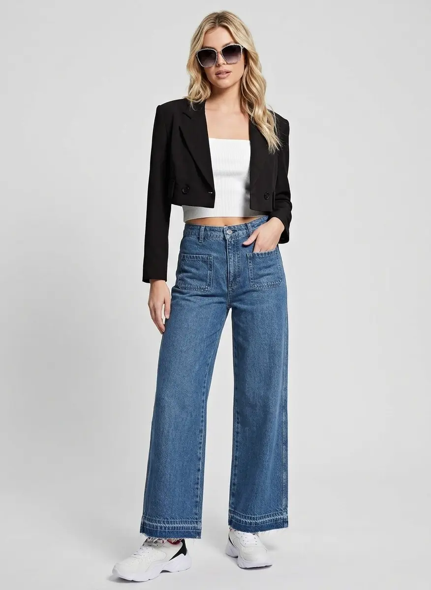 Modern Casual Explorer