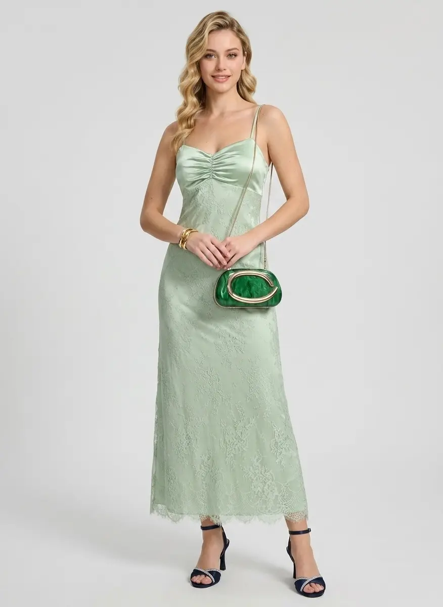 Modern Botanical Muse