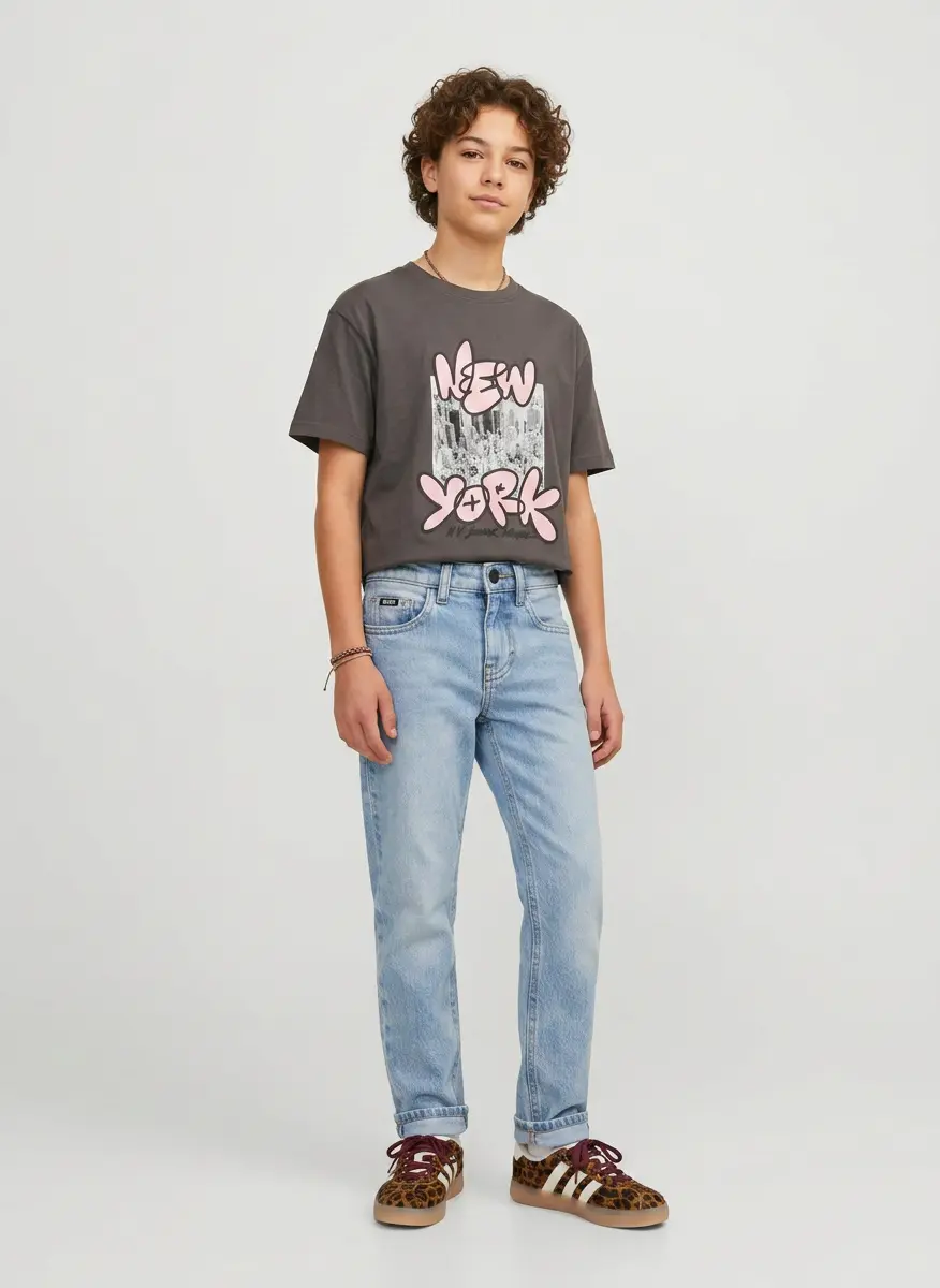 Neutral Graphic Edge