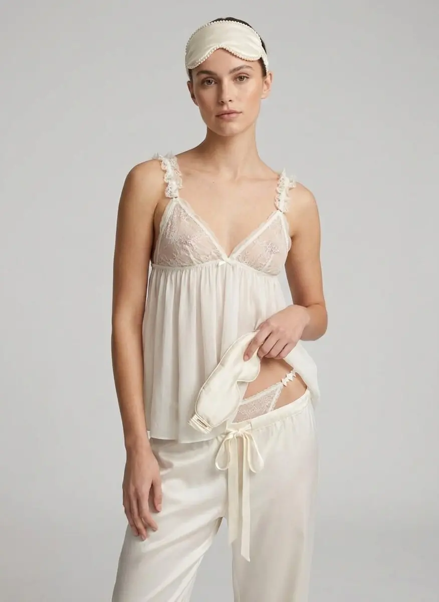 Chic Satin Lounge