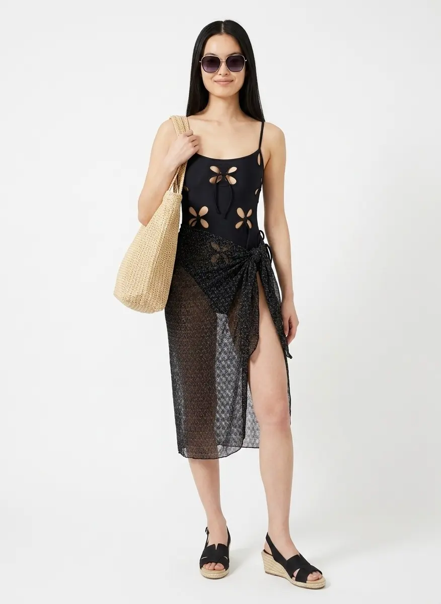 Monochrome Resort Chic