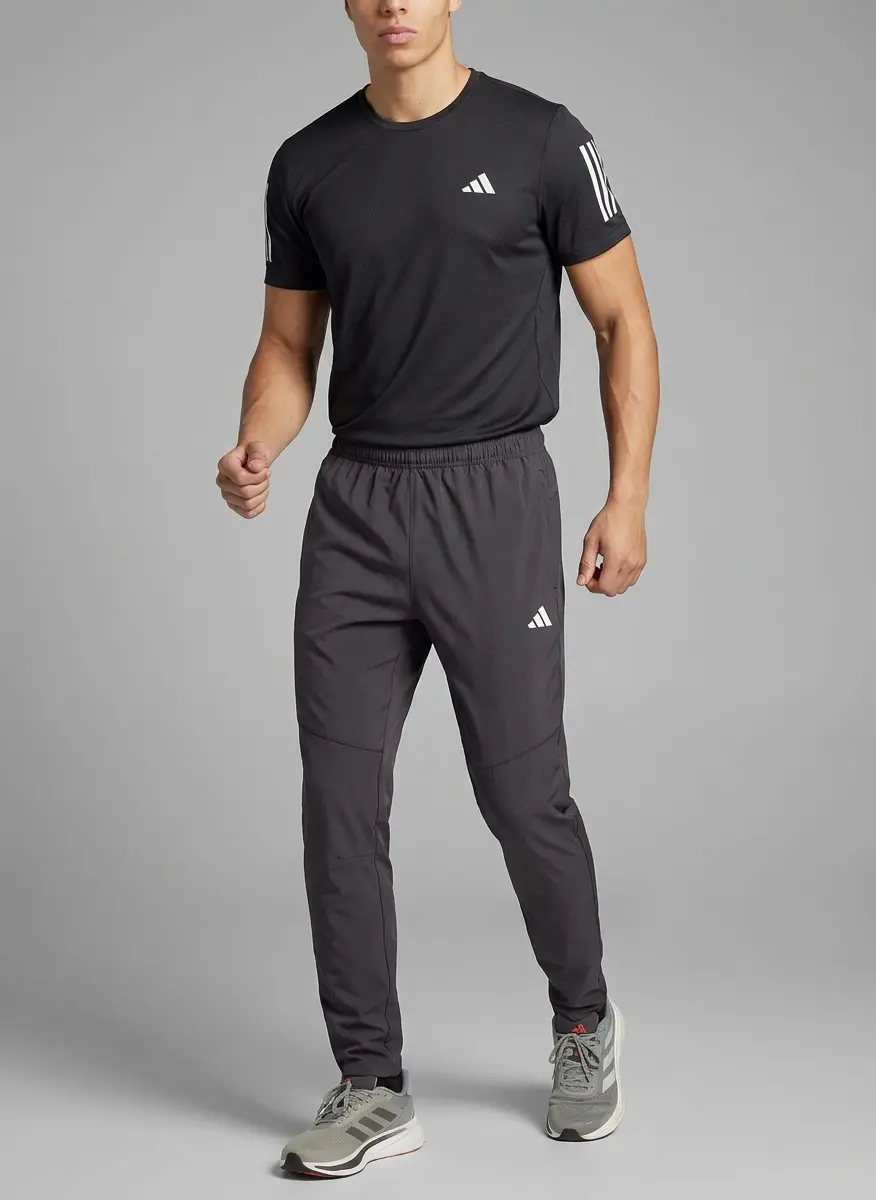 Pro Marathoner Monochrome