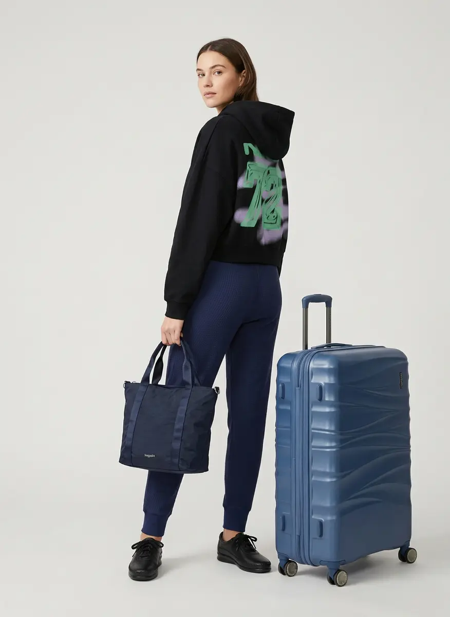 Monochrome Travel Utility