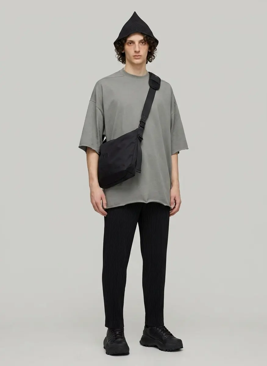 Monochromatic Avant-Garde