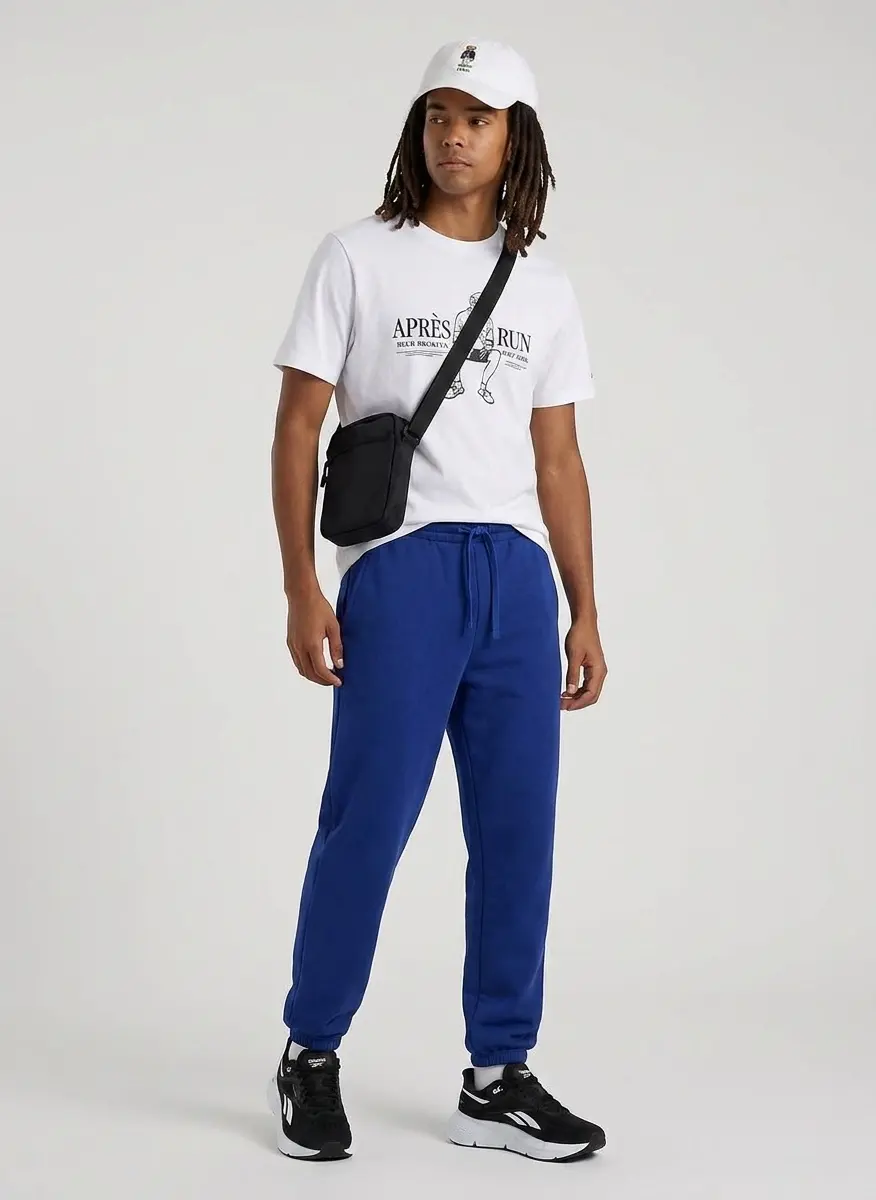 Modern Weekend Athleisure