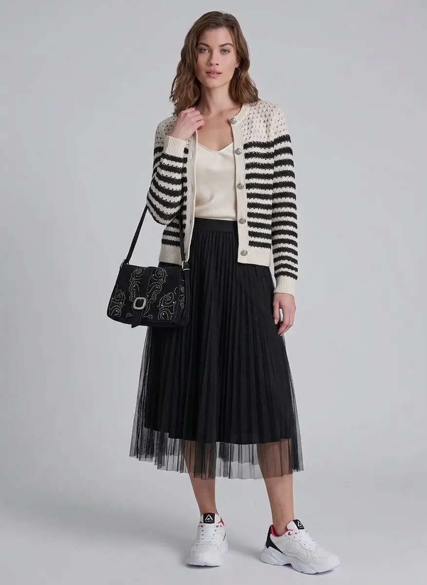 Chic Textural Contrast